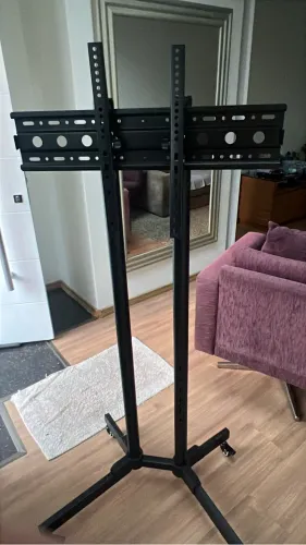 Suporte Pedestal TV Até 70 polegadas com Rodinhas - 1 mês de uso!
