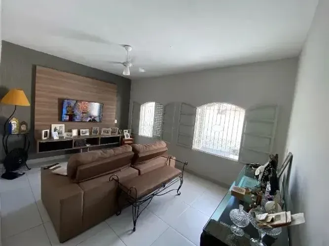 Casa com 3 dormitórios, 2 suítes à venda, 175 m² - Jardim Satélite - São José dos Campos/S