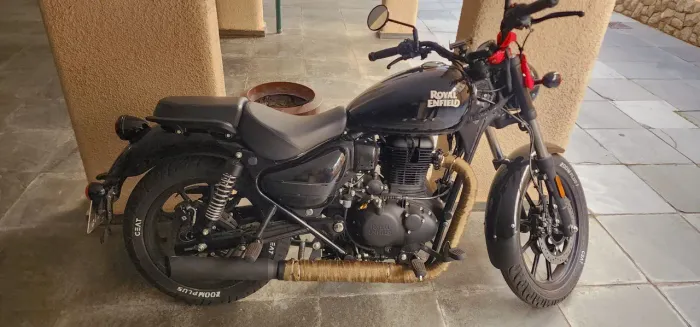 Meteor fireball black 350 royal enfield preta