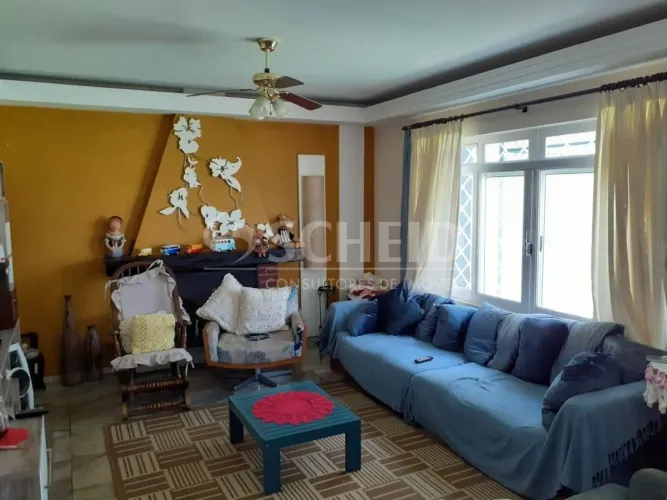 Casa Térrea de 620m² com piscina à venda na região de Veleiros em Interlagos.
