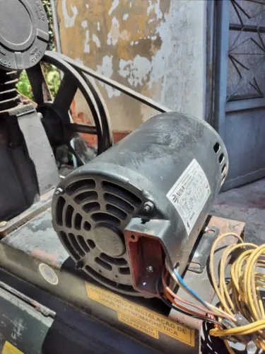 TÍTULO: Compressor Chiaperini 110 Litros 2CV - Funcionando Perfeitamente Preço: R$ 1.200