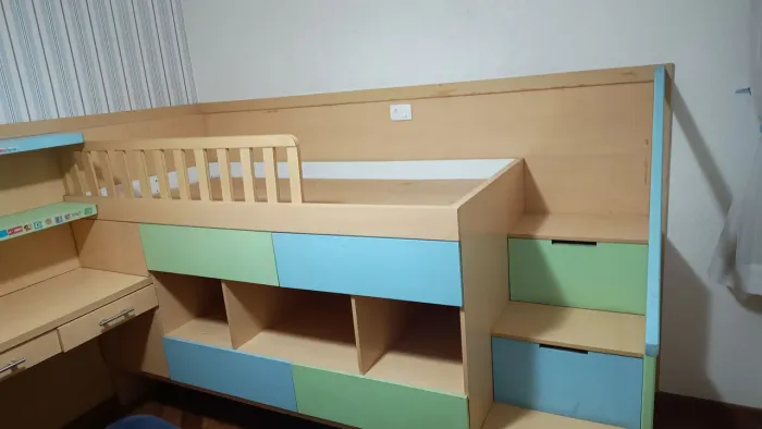 Cama solteiro infantil embutida