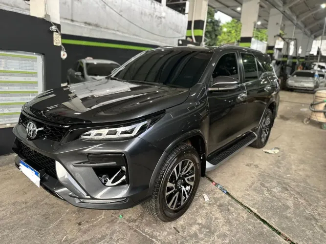 Toyota Hilux SW4 SRX 4X4 2.8 TDI 16V Dies. Aut. 2024