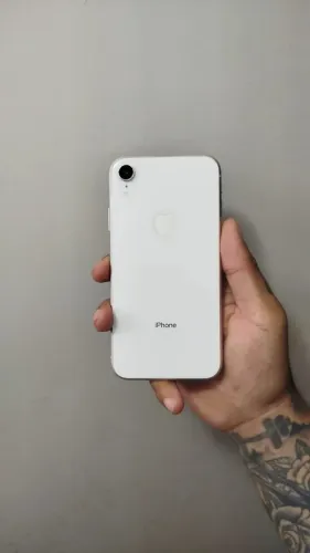 iPhone XR branco 64g sem marcas 850$