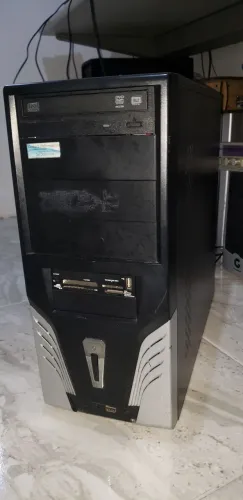 Cpu core2quad 4gb ram 500gb hd