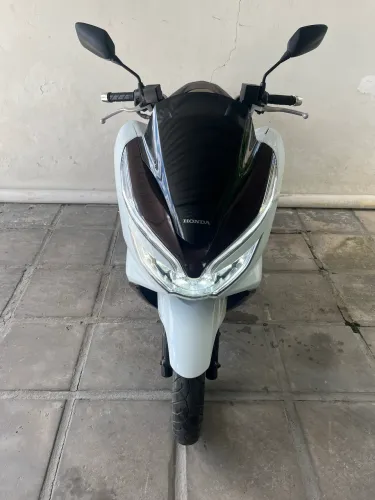 Honda PCX DLX com 13.271 km