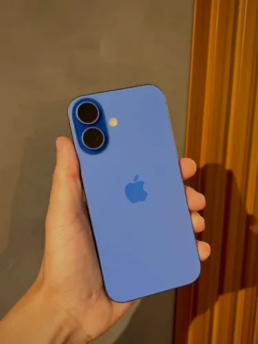 iPhone 16 128GB Ultramarine