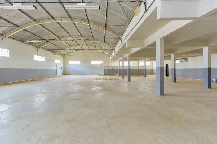 Prédio/Barracão/Galpão.Que tal instalar sua empresa em um magnífico imóvel em Campina Grna