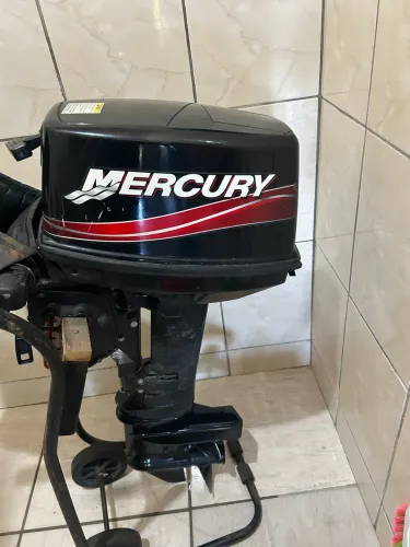 Vendo motor de popa mercury 8hp 2 tempos impecável
