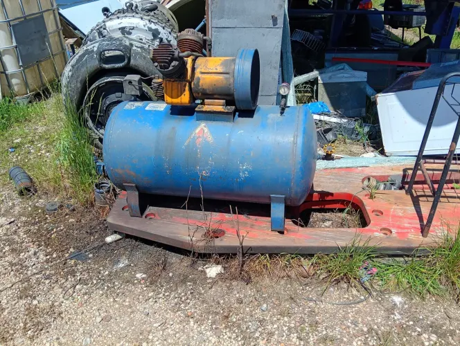 COMPRESSOR
