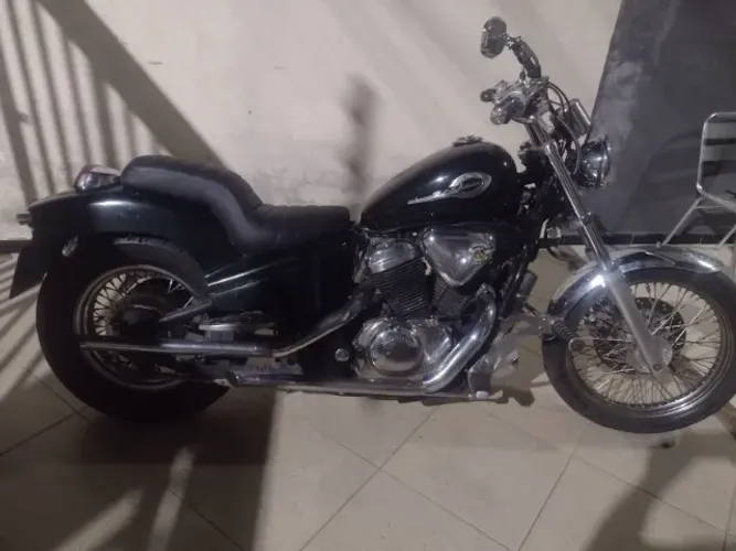 Vendo ou troco Shadow 600