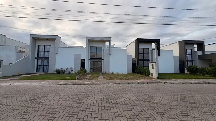 Casa com 2 quartos á venda no condomínio Villa Fiori no bairro Sim - Feira de Santana - BA