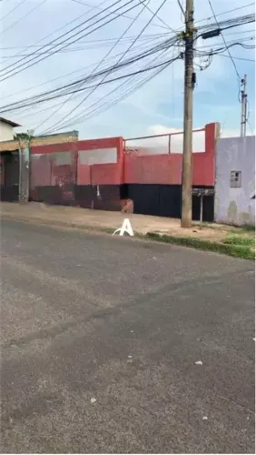 Terreno com 480m² à venda no Presidente Roosevelt