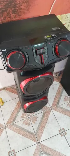 LG XBOOM 1800 W SOM MUITO POTENTE