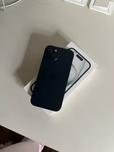 iPhone 15 128GB