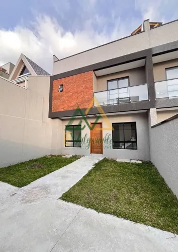 Sobrado à venda no bairro Xaxim em Curitiba/PR