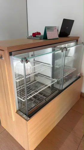VITRINE QUENTE e FRIA ACIMAQ