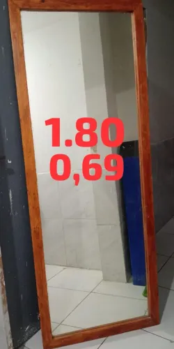 Espelho grande moldura madeira pura ótima qualidade 