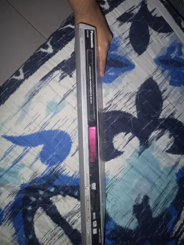 DVD PEGANDO PERFEITAMENTE, DA MARCA PANASONIC, ACOMPANHA CABO AV E FONTE
