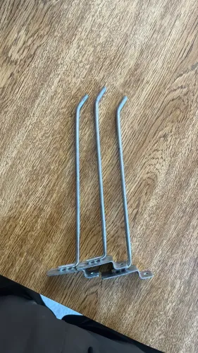 Gancho para placa canaletada