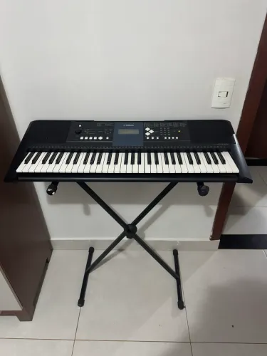 Teclado YAMAHA E333