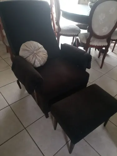 Poltrona de balanço em imbuia vintage 