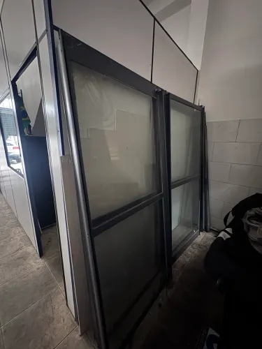 Portas de vidro fechamento sacada