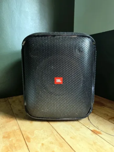 Caixa JBL PartyBox Encore Essential 100W Bluetooth com Luzes