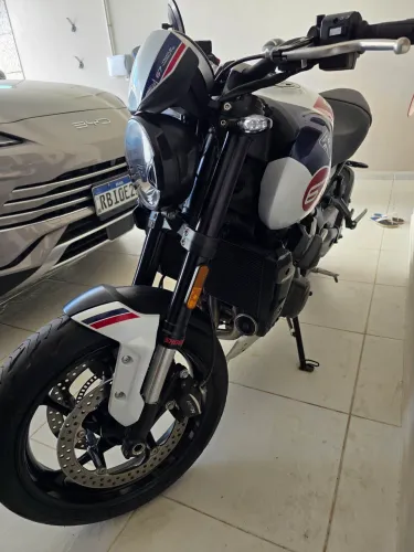 ***RARIDADE*** TRIUMPH TRIDENT TRIPLE TRIBUTE 660CC 