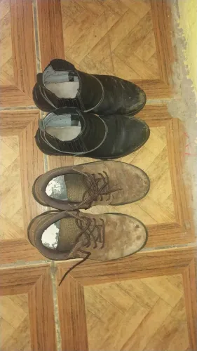 Vendo botinas tamanho 42