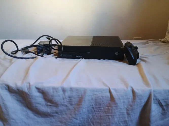 Xbox One FAT 500gb +1 controle original