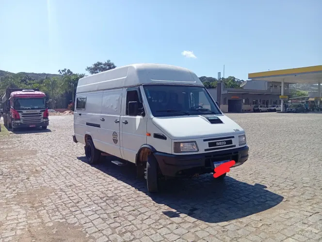 Iveco Daily Furgão Longo 49.1 8V2 2.8 120cv Diesel Mec. 2001