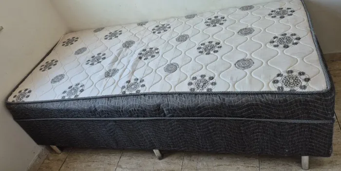 Vendo box solteiro conjugada