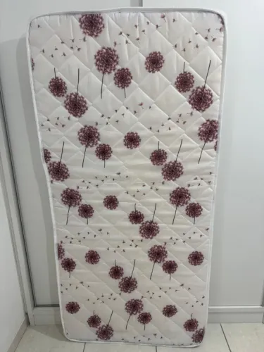 Colchão de espuma solteiro 