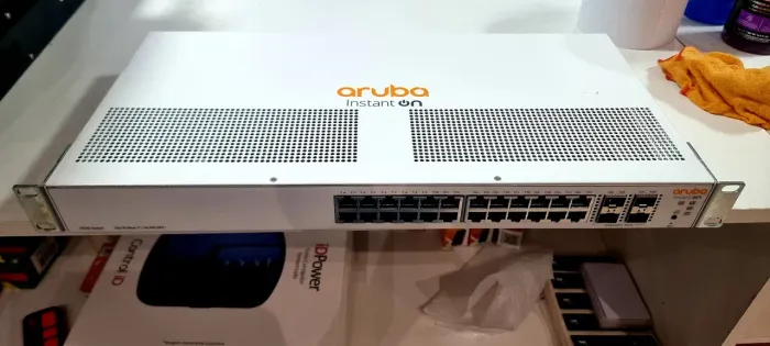 HPE Aruba Instant On 1930 JL682A 24G 4SFP+ Switch Gerenciável 10GbE