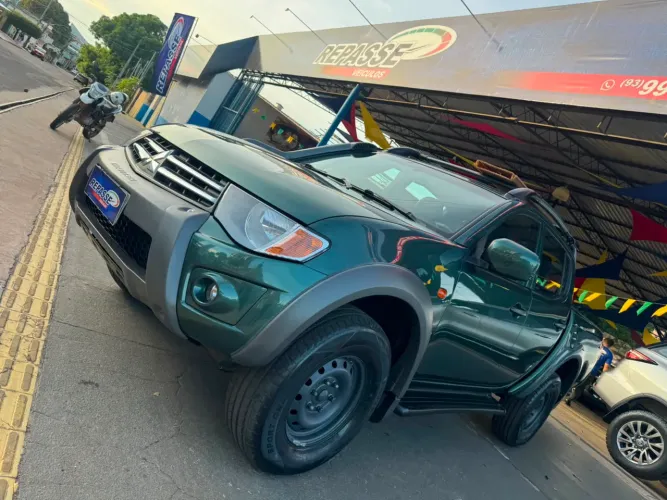 Mitsubishi L200 Triton Savana 3.2 CD TBI Dies. Mec. 2015