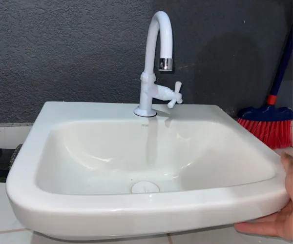 Vendo pia para banheiro 100$ 