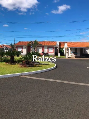 Casa em Condomínio Fechado 2 Quartos sendo 1 Suíte no Bairro Aclimação em Uberlândia