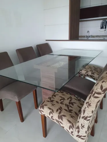 Vende se mesa de vidro com 6 cadeiras