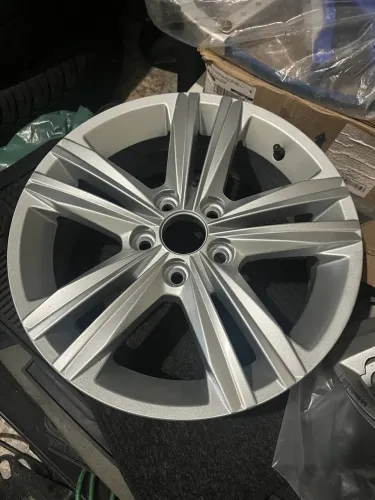 Roda original polo e Virtus 