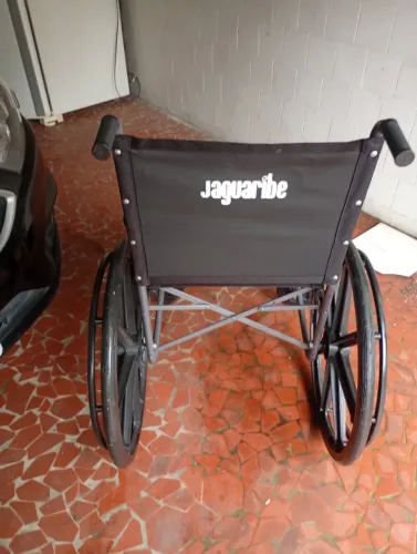 Cadeira de rodas semi novo