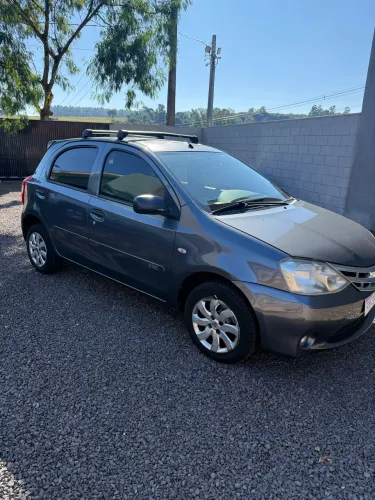 Toyota Etios X 1.3 Flex 16V 5P Mec. 2013