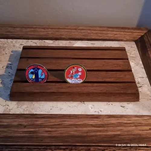 Expositor Challenge Coins Token Madeira Maciça