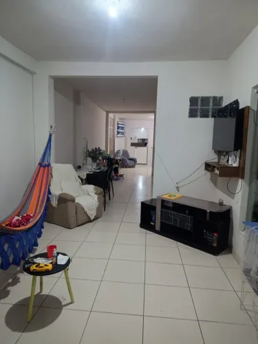 $ Casa 6/4 com quintal e terraço, muito espaçosa à venda na Av. João Ribeiro em Aracaju - 