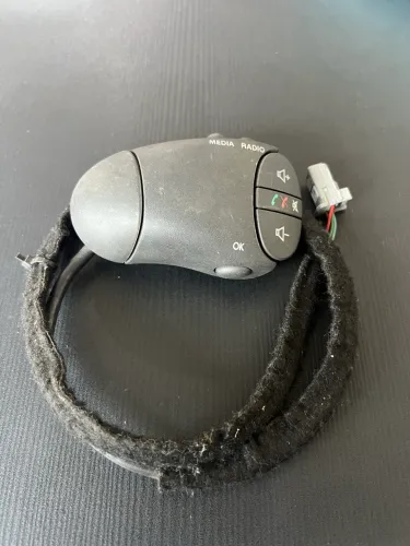 Controle som volante Sandero / Logan / Duster