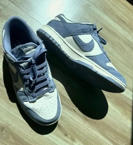 Tênis Nike Dunk Low Camurça