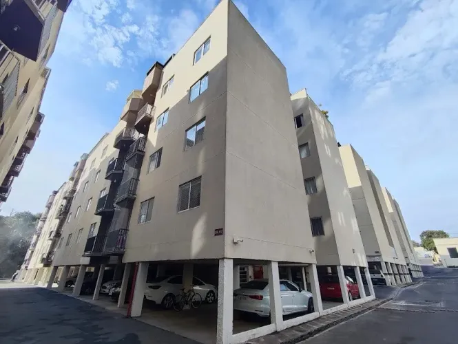 Apartamento com 4 quartos para alugar por R$ 2900.00, 82.00 m2 - CAMPINA DO SIQUEIRA - CUR