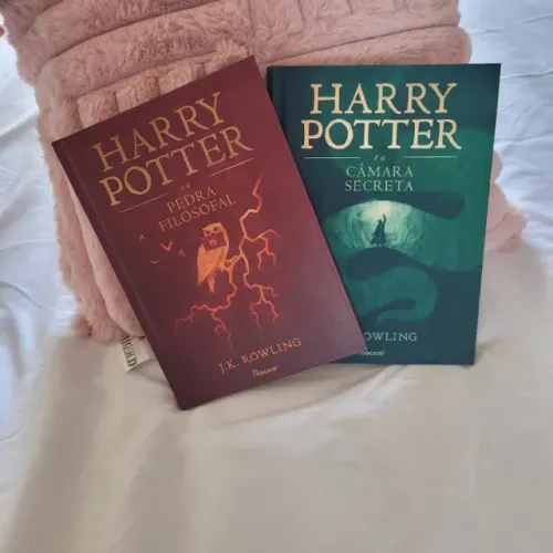 Harry Potter e a Pedra Filosofal + Câmara Secreta | 2 Livros Capa Dura