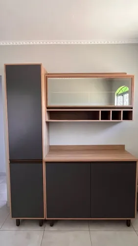 Armário de Cozinha Completo e Moderno - Conservado / Seminovo (Motivo: Mudança)