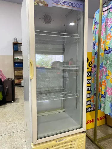 Freezer vertical GELOPAR